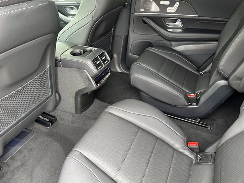 New 2026 Mercedes-Benz GLS 450 4MATIC image 12