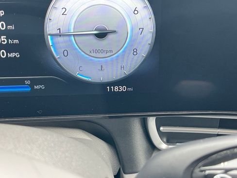 Used 2025 Hyundai Elantra SEL image 38