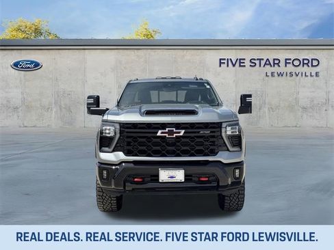 Used 2024 Chevrolet Silverado 2500 ZR2 w/ Technology Package image 7