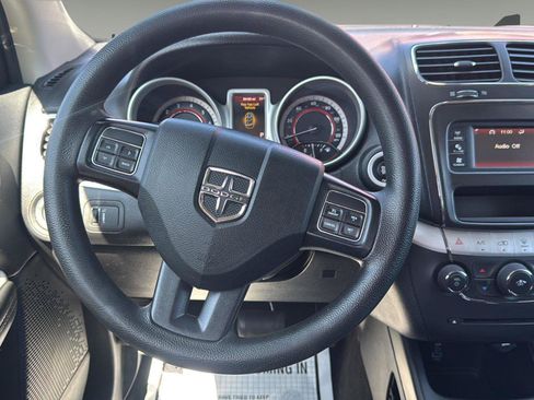 Used 2019 Dodge Journey SE w/ Blacktop Package FWD image 11