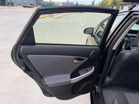 Used 2014 Toyota Prius Four FWD image 40