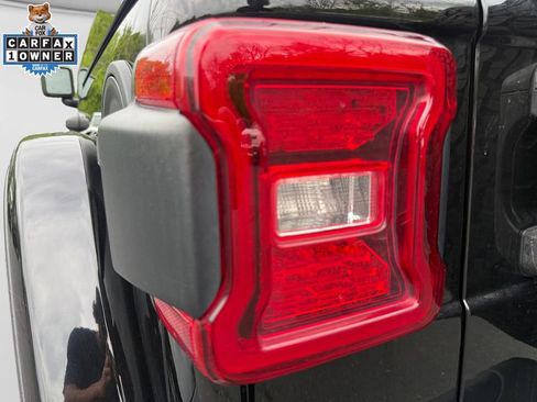Used 2022 Jeep Wrangler Unlimited Rubicon w/ Steel Bumper Group AWD/4WD image 21