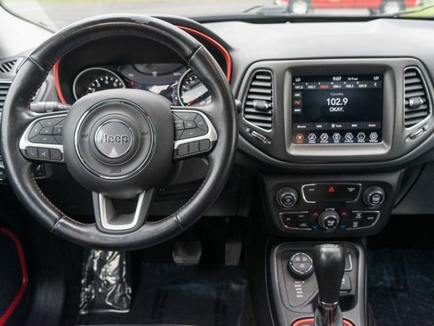 Used 2020 Jeep Compass Trailhawk w/ Cold Weather Group AWD/4WD image 12