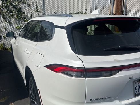 Used 2025 Toyota Crown Signia image 3