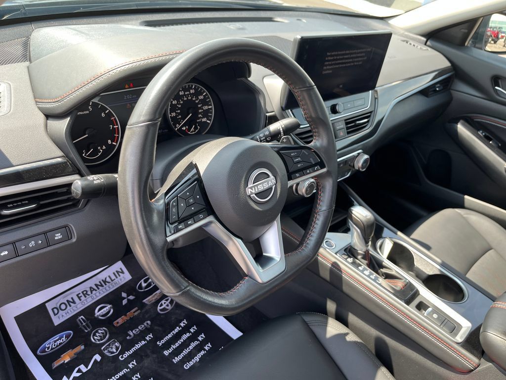 Used 2023 Nissan Altima 2.5 SR w/ SR Premium Package AWD/4WD image 14