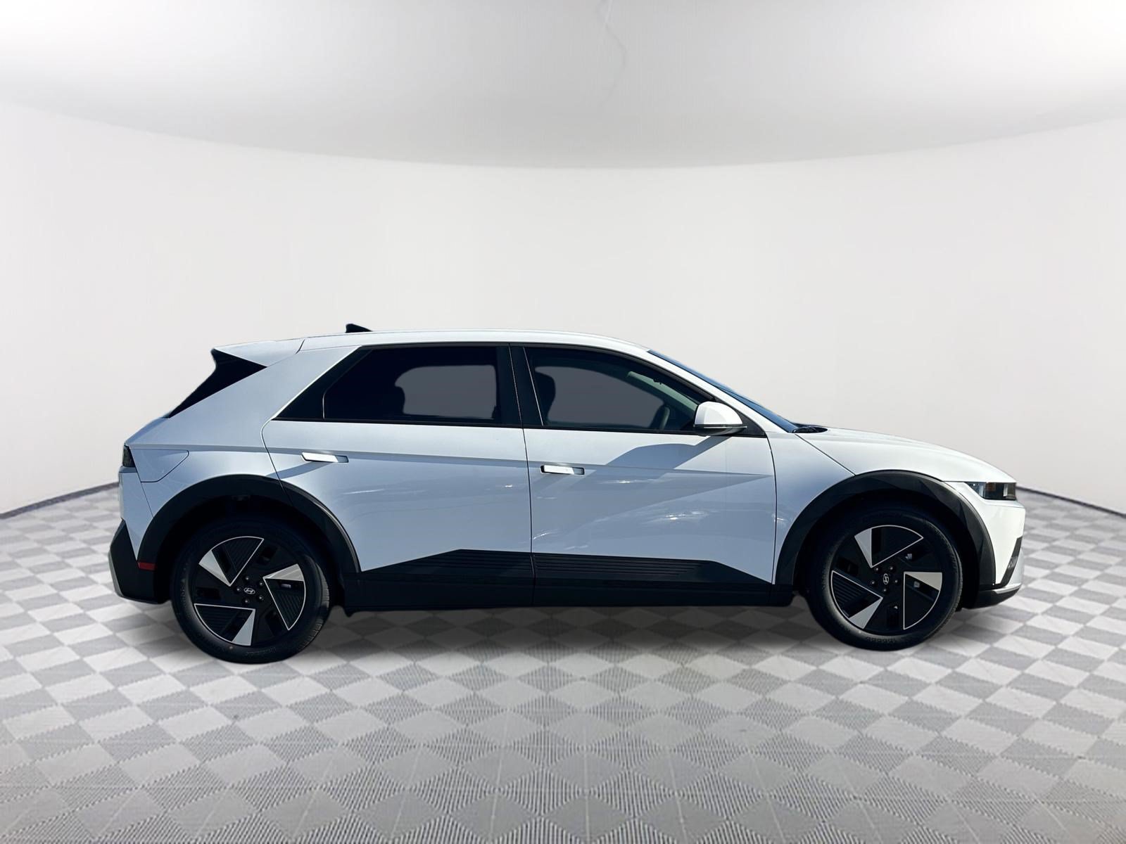 New 2027 Hyundai Ioniq 5 SE RWD image 5