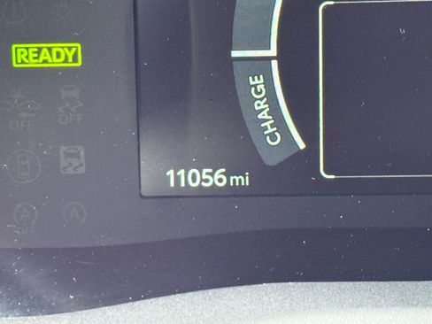 Used 2025 Toyota Camry SE FWD image 19