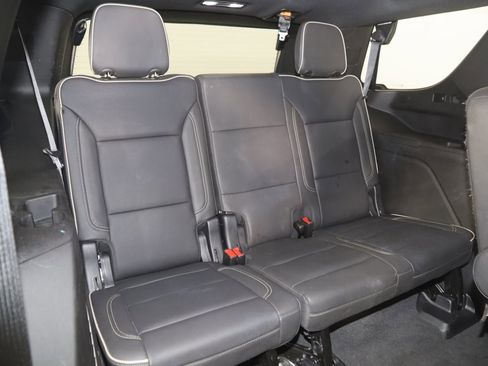 Used 2022 GMC Yukon SLT w/ SLT Premium Package image 14
