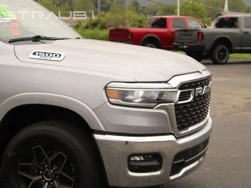Used 2025 RAM 1500 Big Horn AWD/4WD image 10