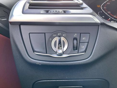 Used 2025 BMW X4 xDrive30i w/ Premium Package image 32