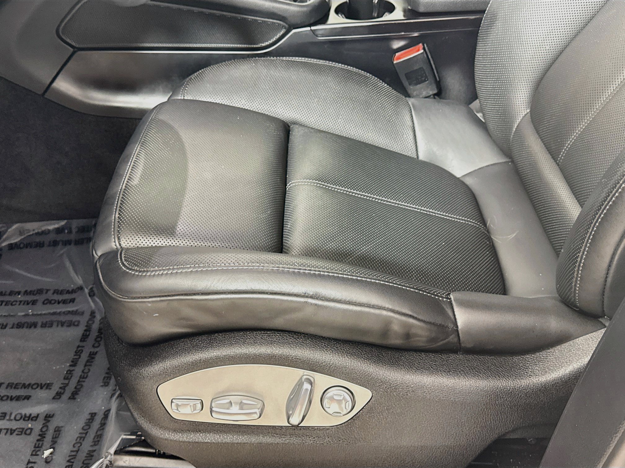 Certified 2023 Porsche Macan AWD/4WD image 12
