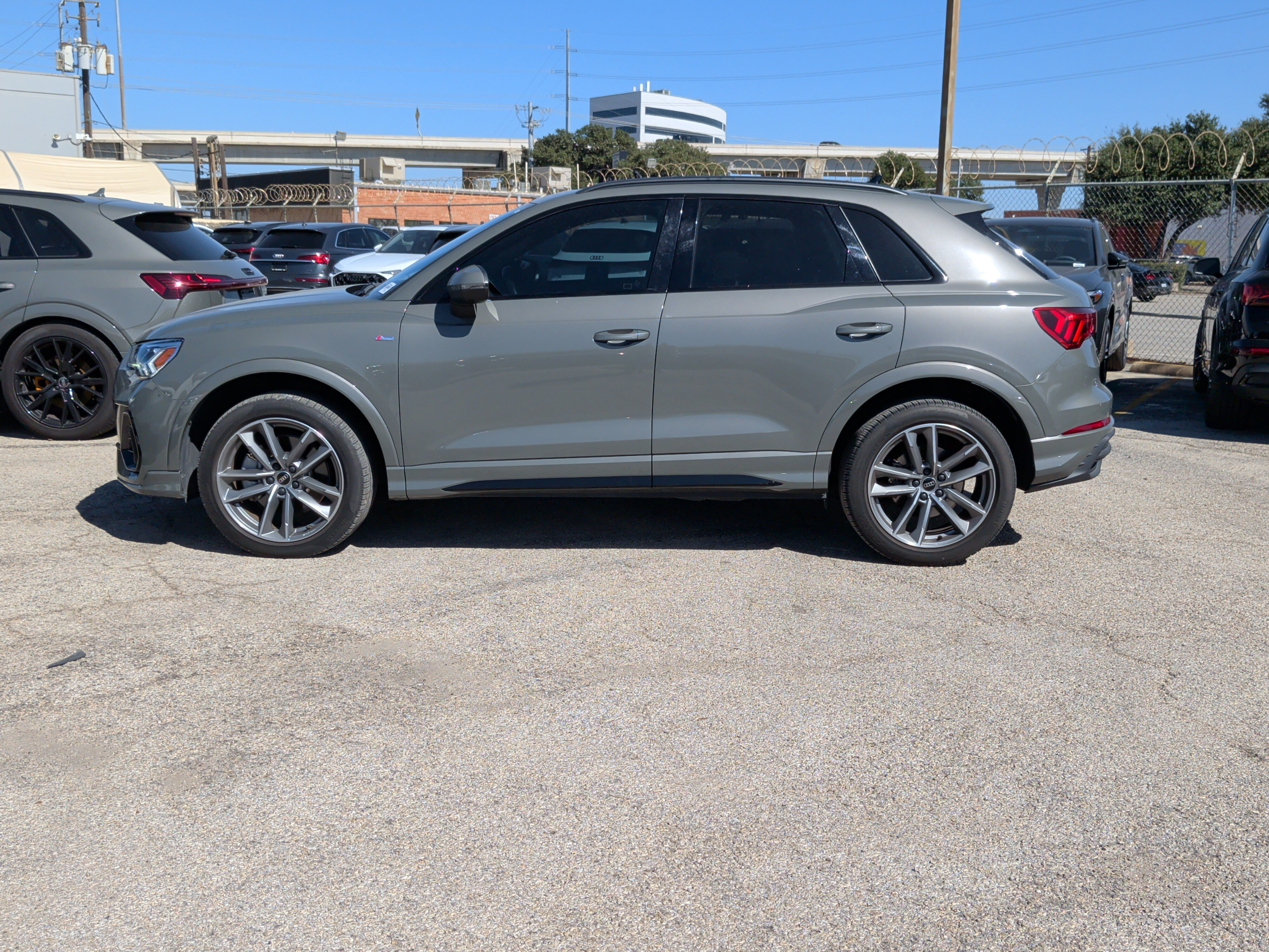 Used 2024 Audi Q3 2.0T Premium Plus w/ Premium Plus Package AWD/4WD image 7