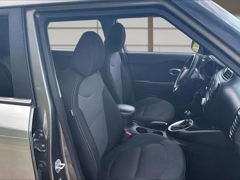 Used 2019 Kia Soul + FWD image 6