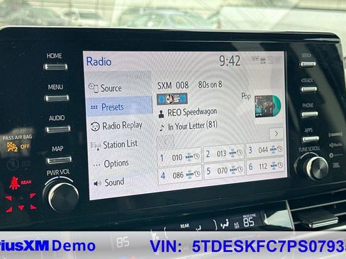 Certified 2023 Toyota Sienna Platinum image 31