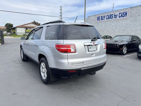 Used 2009 Saturn Outlook XR w/ Convenience Package FWD image 2