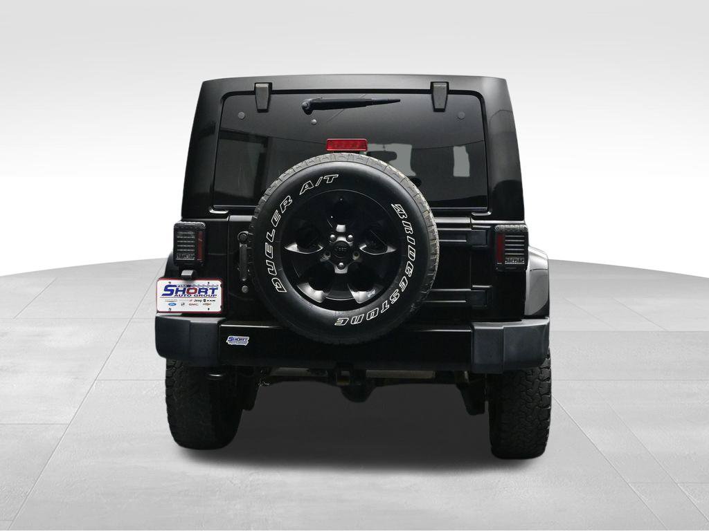 Used 2015 Jeep Wrangler Unlimited Sahara AWD/4WD image 4