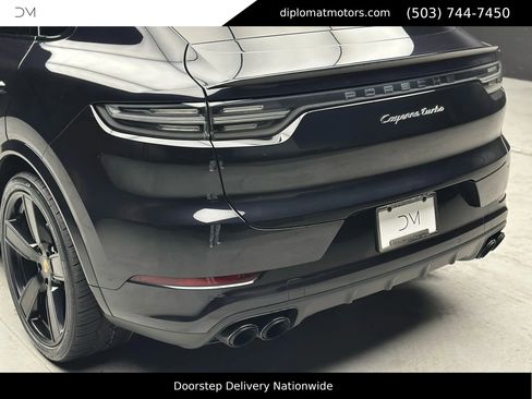 Used 2022 Porsche Cayenne Turbo w/ Performance Package (PG2) image 16