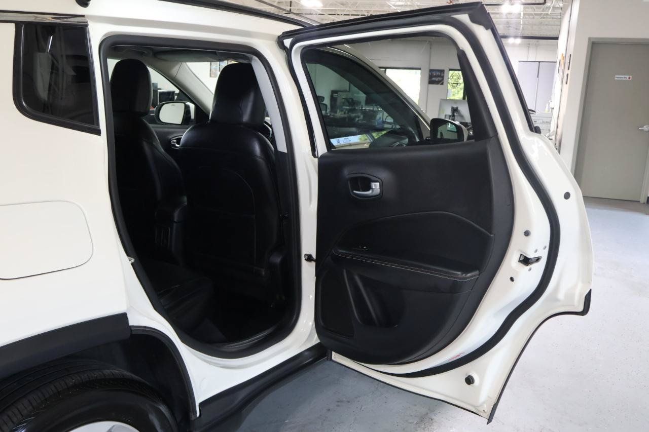 Used 2018 Jeep Compass Latitude FWD image 23