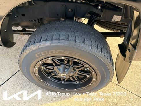 Used 2011 Toyota Tacoma 4x4 Double Cab w/ SR5 Pkg #2 image 6