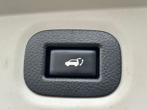 Used 2017 Nissan Rogue SL image 19