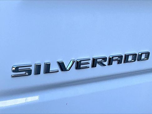 Used 2019 Chevrolet Silverado 1500 LT w/ Texas Edition image 9