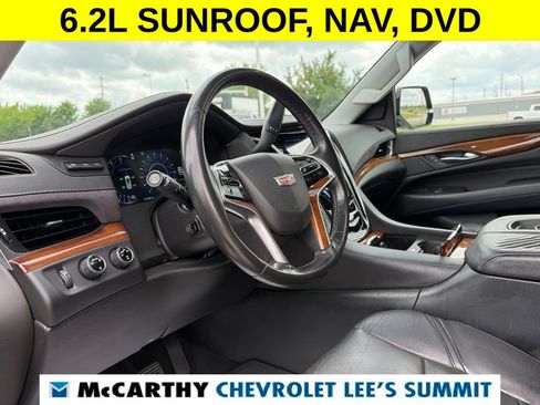 Used 2016 Cadillac Escalade ESV Luxury AWD/4WD image 59