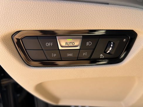 Used 2023 BMW i4 eDrive40 w/ M Sport Package RWD image 37