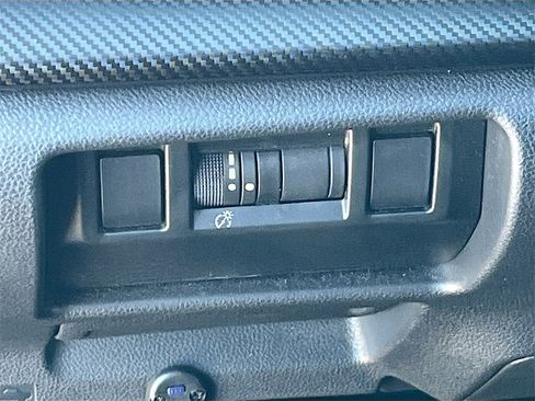 Used 2024 Subaru Crosstrek 2.0i Premium image 10