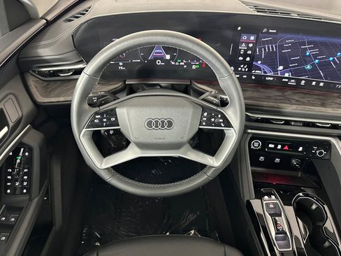 Used 2025 Audi Q5 Premium w/ Convenience Package image 13