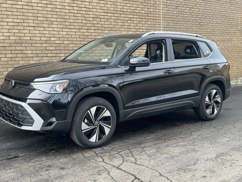 New 2026 Volkswagen Taos SE image 35