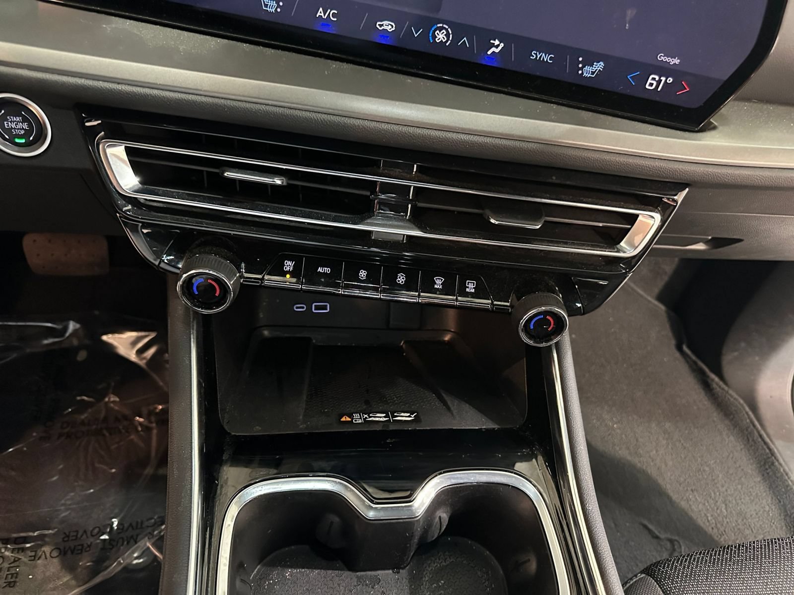 Used 2025 Chevrolet Traverse LT FWD image 43