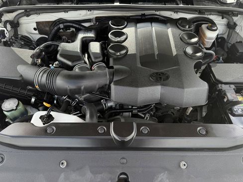 Used 2021 Toyota 4Runner SR5 Premium w/ Moonroof Package image 27