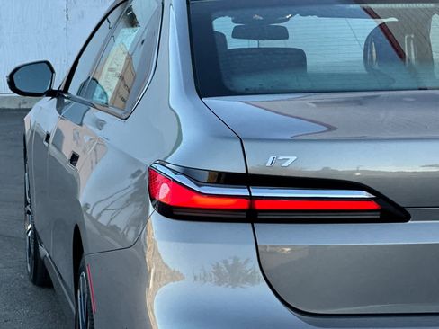 New 2025 BMW i7 eDrive50 w/ M Sport Package RWD image 11