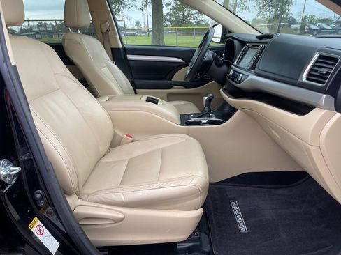 Used 2016 Toyota Highlander XLE image 15