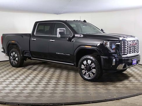Used 2024 GMC Sierra 2500 Denali w/ Denali Reserve Package image 2