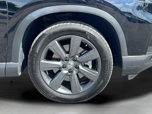 Used 2025 Honda Pilot Sport image 10