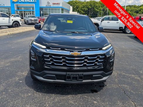 Used 2026 Chevrolet Equinox LT w/ Convenience Package II FWD image 2