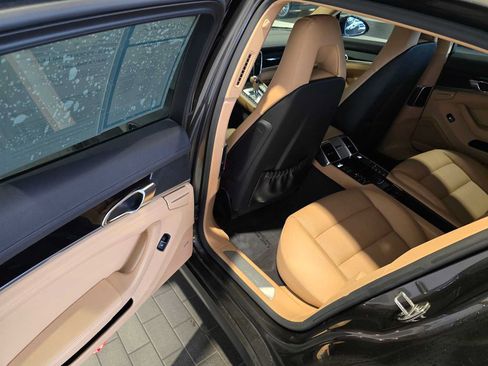 Used 2016 Porsche Panamera 4 AWD/4WD image 17