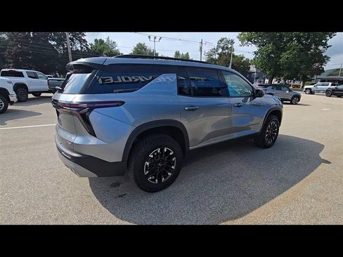 Used 2025 Chevrolet Traverse Z71 AWD/4WD image 8