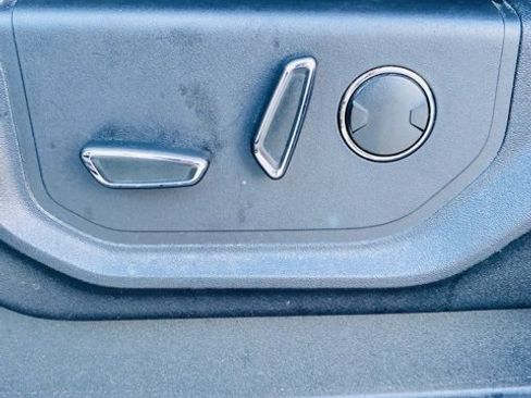 Used 2015 Ford F150 XLT w/ Equipment Group 302A Luxury image 14