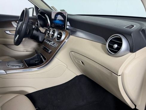 Used 2022 Mercedes-Benz GLC 300 image 30