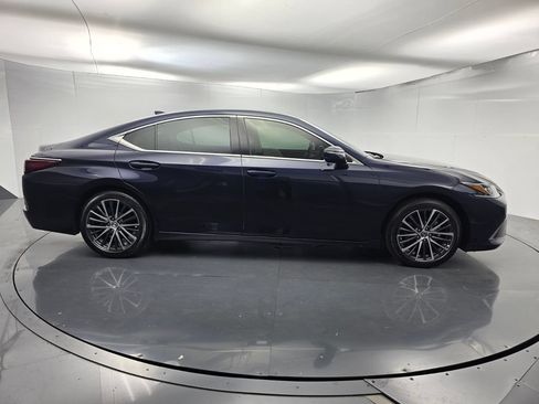 Used 2025 Lexus ES 350 w/ Premium Package FWD image 3