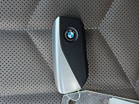 Used 2024 BMW 540i xDrive w/ Convenience Package image 37