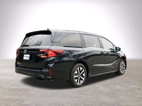 Certified 2025 Honda Odyssey EX-L image 9