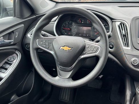 Used 2018 Chevrolet Malibu LS FWD image 12