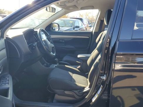 Used 2016 Mitsubishi Outlander FWD image 18