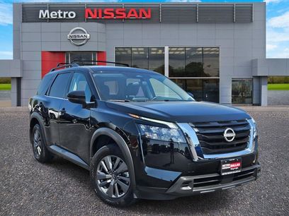Certified 2024 Nissan Pathfinder SV w/ Lighting Package (N92)
