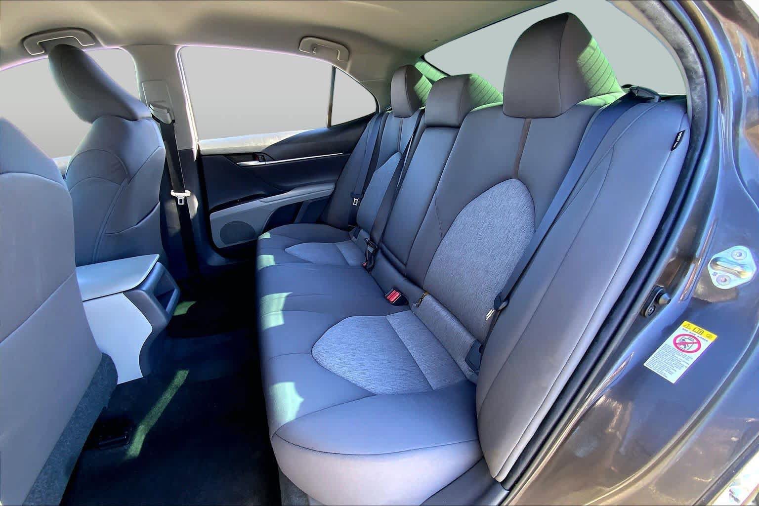Used 2018 Toyota Camry LE FWD image 20