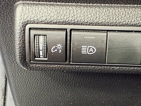 Used 2022 Toyota Corolla SE image 18