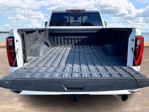 Used 2024 GMC Sierra 3500 Denali w/ Denali Reserve Package image 7